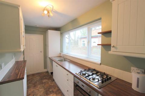 2 bedroom terraced house to rent, Surtees Street, Darlington