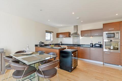 2 bedroom flat to rent, Fulham Road, Chelsea, London, SW10