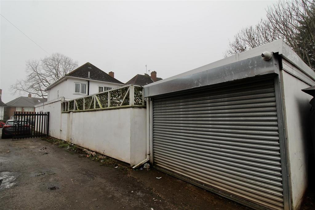 Detached Garage