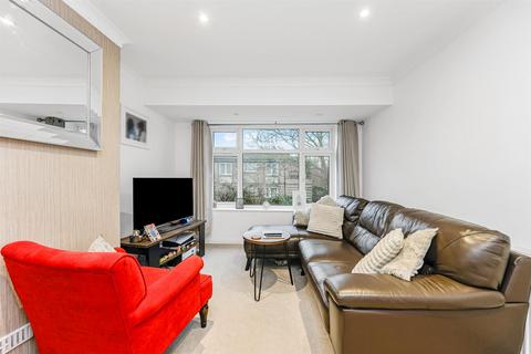 2 bedroom maisonette for sale, Chase Gardens, Chingford