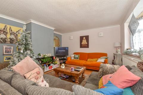 4 bedroom end of terrace house for sale, Park View, Sturry, Canterbury, Kent