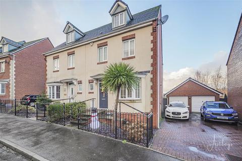 4 bedroom semi-detached house for sale, Clos Y Fendrod, Llansamlet, Swansea