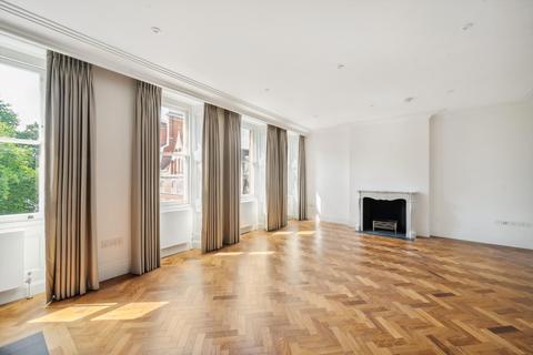 2 bedroom flat to rent, Cadogan Square, Knightsbridge, London, SW1X