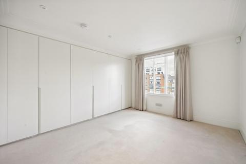2 bedroom flat to rent, Cadogan Square, Knightsbridge, London, SW1X