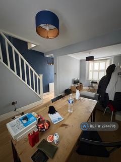 1 bedroom in a house share to rent, Maiden Road, London, E15