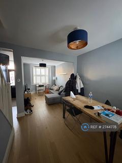 1 bedroom in a house share to rent, Maiden Road, London, E15