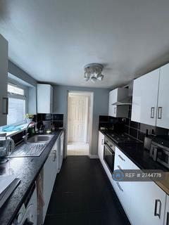 1 bedroom in a house share to rent, Maiden Road, London, E15