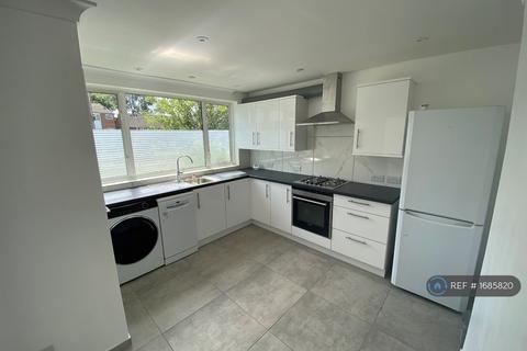 3 bedroom end of terrace house to rent, Tanhouse Lane, Wokingham, RG41
