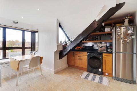 2 bedroom flat for sale, Carpenters Lane, Hadlow