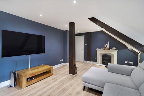 2 bedroom flat for sale, Carpenters Lane, Hadlow