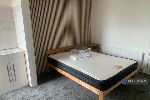 1 bedroom in a house share to rent, Clifton Road, Rugby, CV21