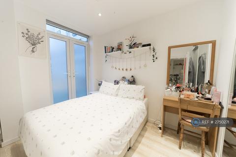 2 bedroom flat to rent, Mowlem Street, London, E2