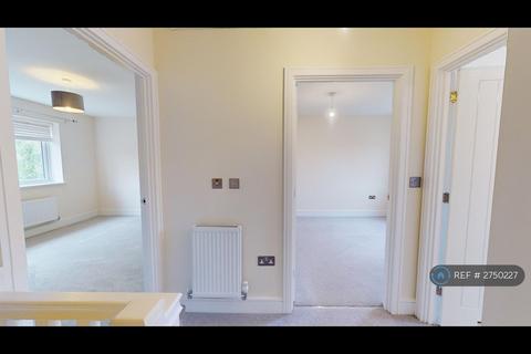 2 bedroom semi-detached house to rent, Baker Street, Rugby, CV21