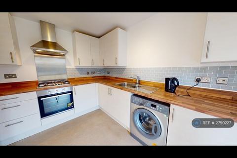 2 bedroom semi-detached house to rent, Baker Street, Rugby, CV21