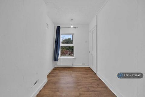 3 bedroom terraced house to rent, Granville Road, Colchester, CO1