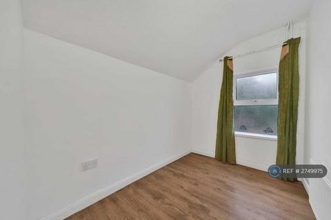 3 bedroom terraced house to rent, Granville Road, Colchester, CO1