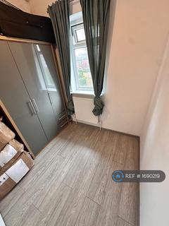 3 bedroom semi-detached house to rent, Galsworthy Road, Sheffield, S5