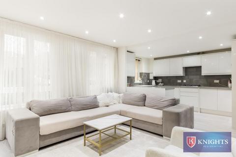 2 bedroom flat for sale, Gareth Drive, London, N9