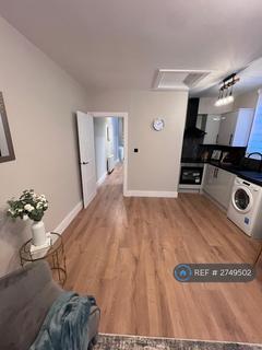 3 bedroom flat to rent, Drayton Road, London, NW10