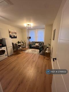 3 bedroom flat to rent, Drayton Road, London, NW10