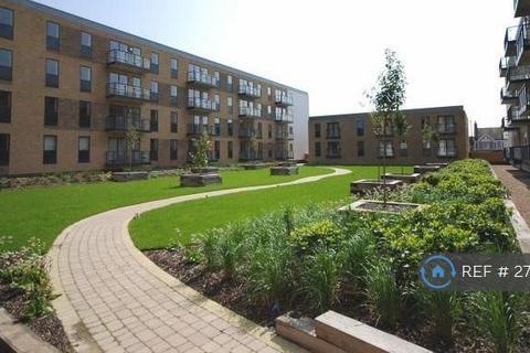 2 bedroom flat to rent, Bassett House, London, SW19