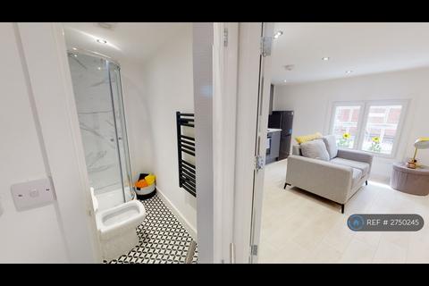 1 bedroom flat to rent, Queen Street, Oldham, OL1