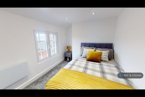 1 bedroom flat to rent, Queen Street, Oldham, OL1