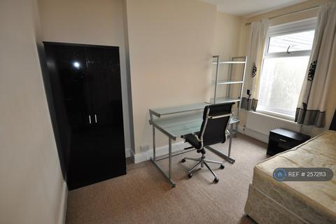 1 bedroom in a house share to rent, Wern Fawr Road, Swansea, SA1