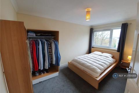 2 bedroom flat to rent, Malcolm Close, Nottingham, NG3