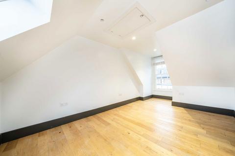 1 bedroom flat to rent, High Street, Hampton TW12