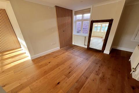2 bedroom flat to rent, Bournemouth