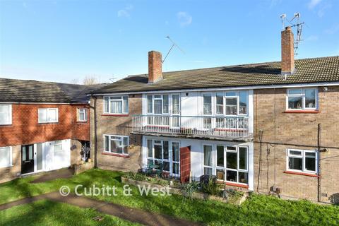 Long Walk, Epsom KT18