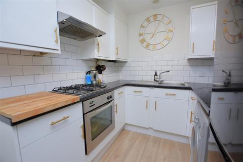 1 bedroom flat for sale, Devonshire Road, Colliers Wood, London, SW19