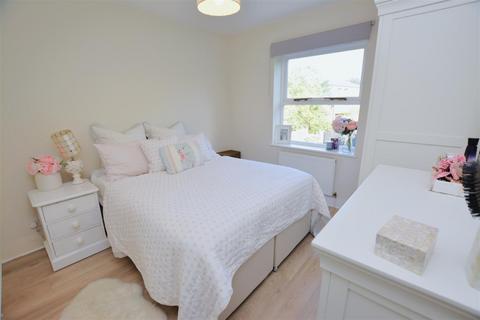 1 bedroom flat for sale, Devonshire Road, Colliers Wood, London, SW19
