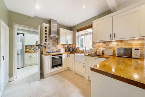 4 bedroom semi-detached house for sale, Pitfold Road, London, SE12
