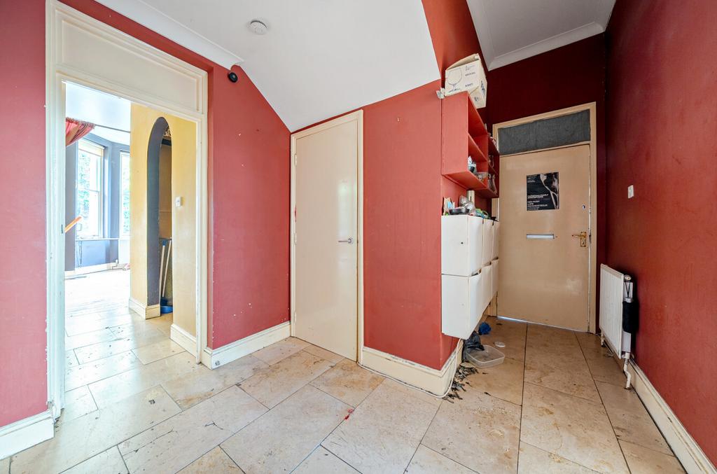 1368596-5-68f215b...