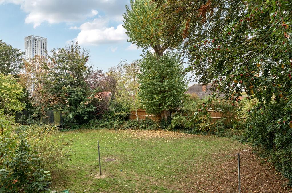 1368596-2-68f2165...