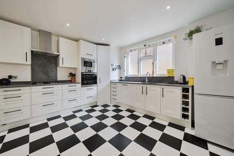 3 bedroom apartment for sale, Birch Grove, Lee, London, SE12