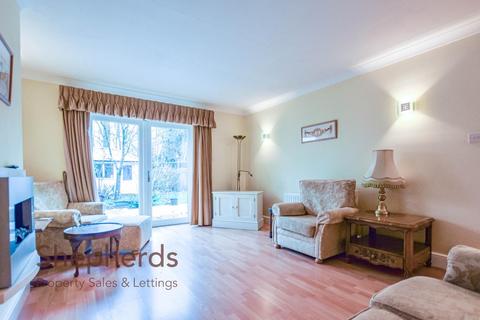 undefined, Rosehill Close, Hoddesdon EN11
