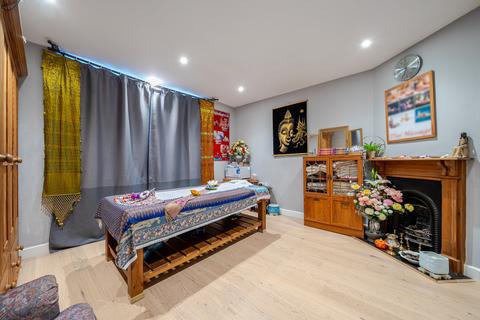 2 bedroom maisonette for sale, College Road, Bromley, BR1