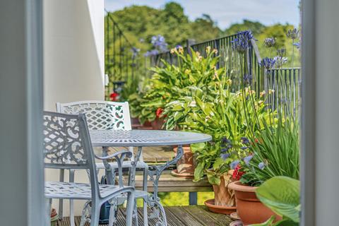 3 bedroom penthouse for sale, Overbury Avenue, Beckenham, BR3