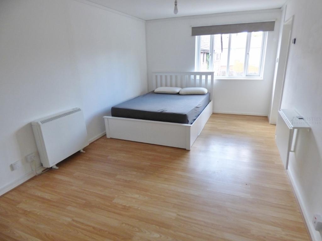 Studio Room