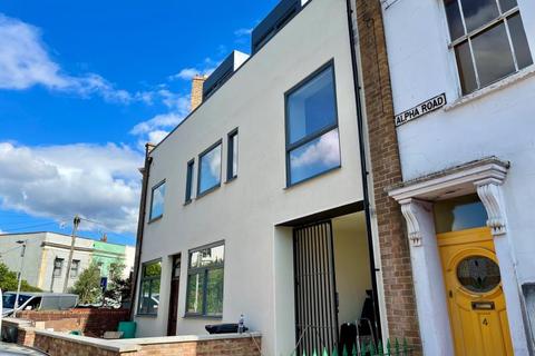 undefined, Alpha Road, Bristol BS3