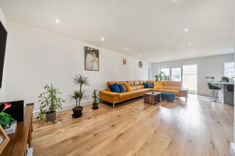 undefined, Kenwood Drive, Beckenham, BR3