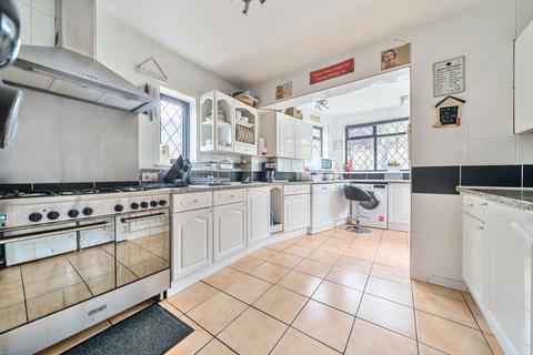 4 bedroom semi-detached house for sale, Ridgeway Drive, Bromley, BR1
