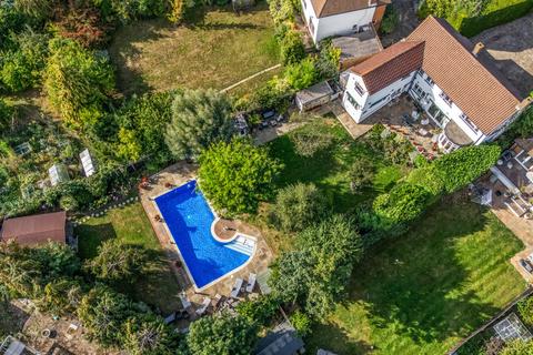 4 bedroom detached house for sale, Kenwood Drive, Beckenham, BR3