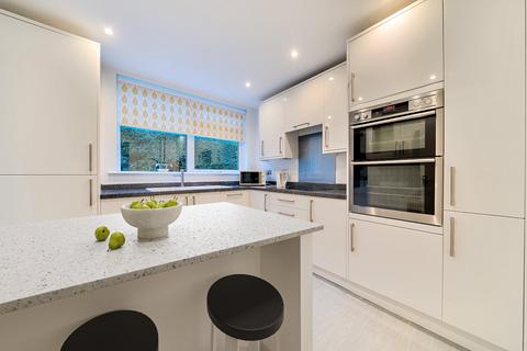 2 bedroom maisonette for sale, Foxes Dale, Bromley, BR2