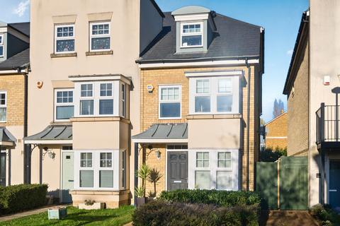 4 bedroom end of terrace house for sale, Erickson Gardens, Bromley, BR2