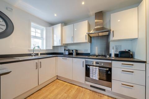2 bedroom apartment for sale, Renwick Drive, Bromley, BR2