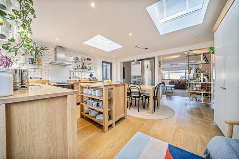 4 bedroom semi-detached house for sale, Larkfield Road, Sidcup, Kent, DA14